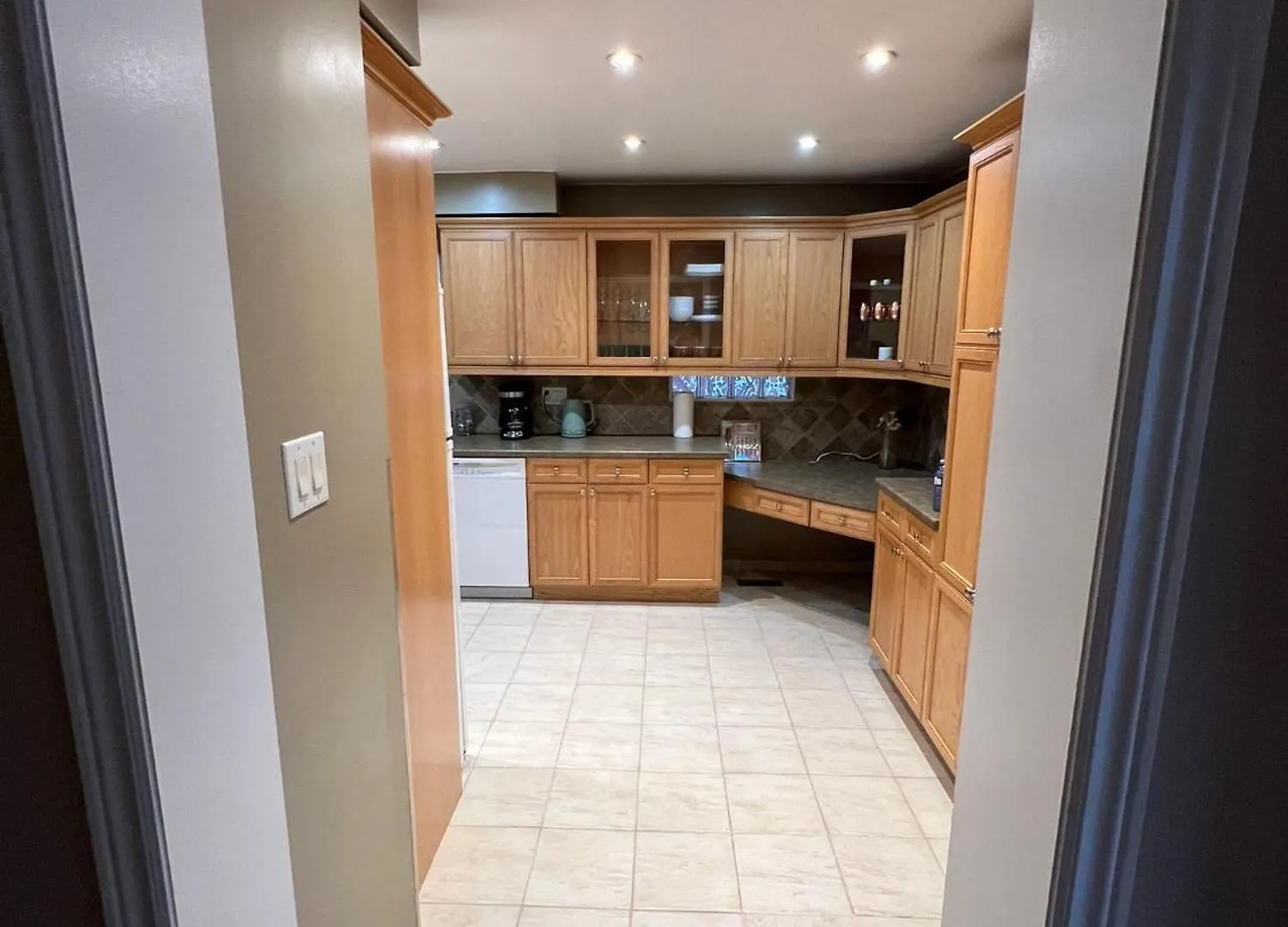 Bramalea City Centre Bnb-Full Privacy,24X7 Checkin Brampton